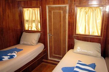 Twin Cabin Upper Deck