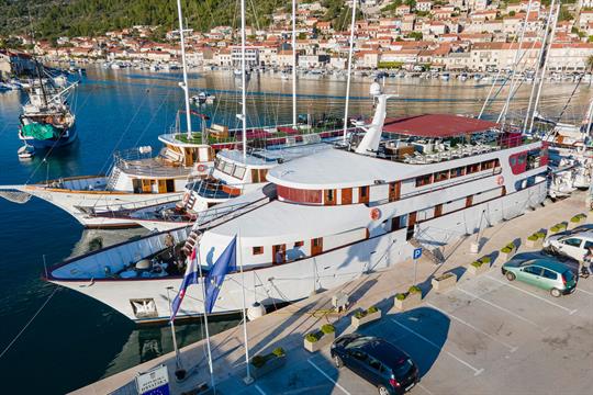 The Adriatic Pearl cruises through the Croatian coast
