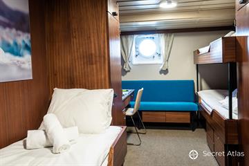 Triple Cabin With Shared Facilities